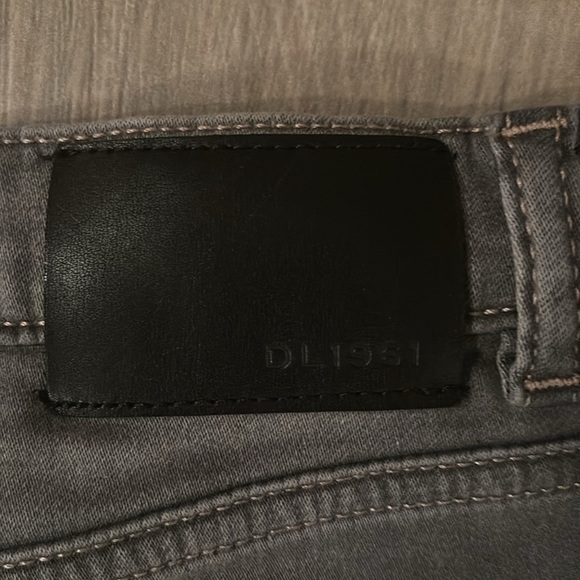 DL 1961 Women’s Grey Brady Slim Jeans Size 12 - Picture 5 of 8